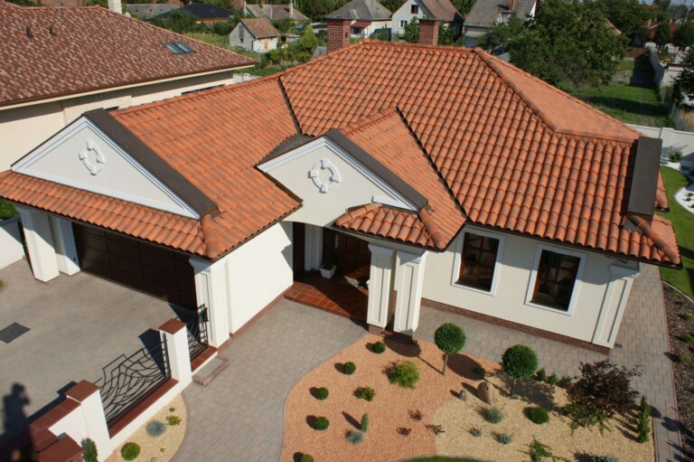 Mixed Jaspee Red Roof Tile Image